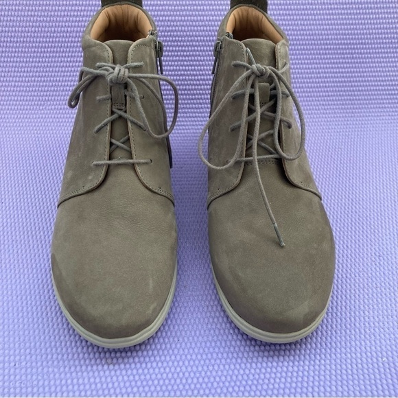 Clarks Unstructured Eva Ladies Nubuck Boots Wedge Lace Up Women's Size 11 - Picture 2 of 11